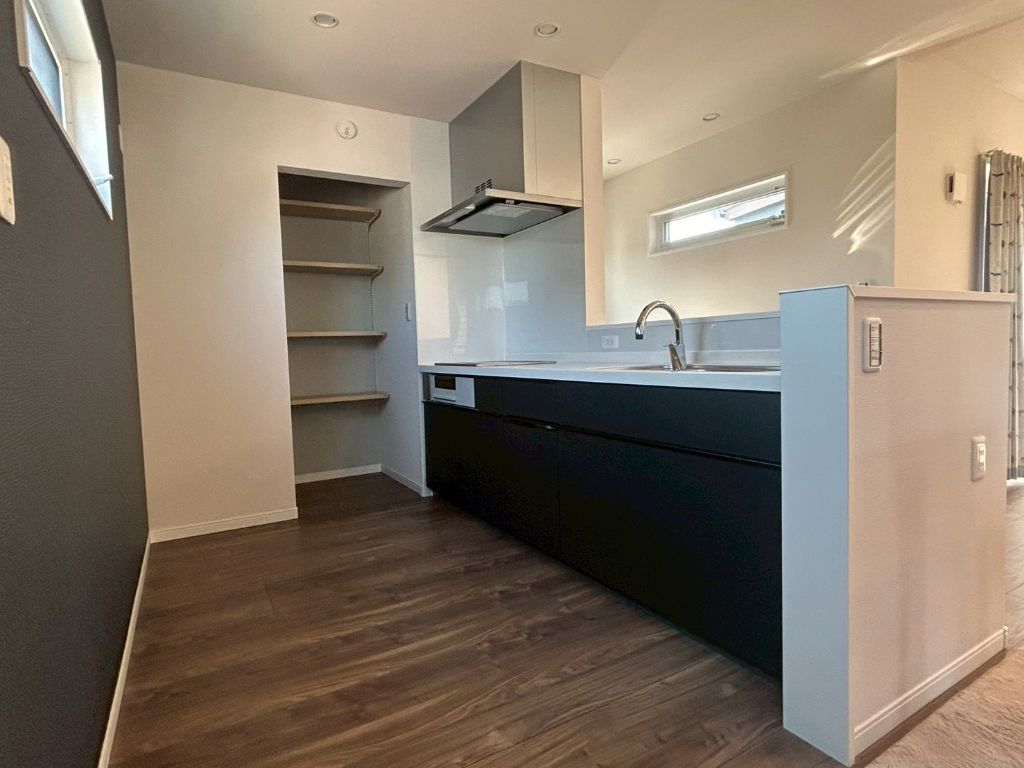 キッチンとパントリー